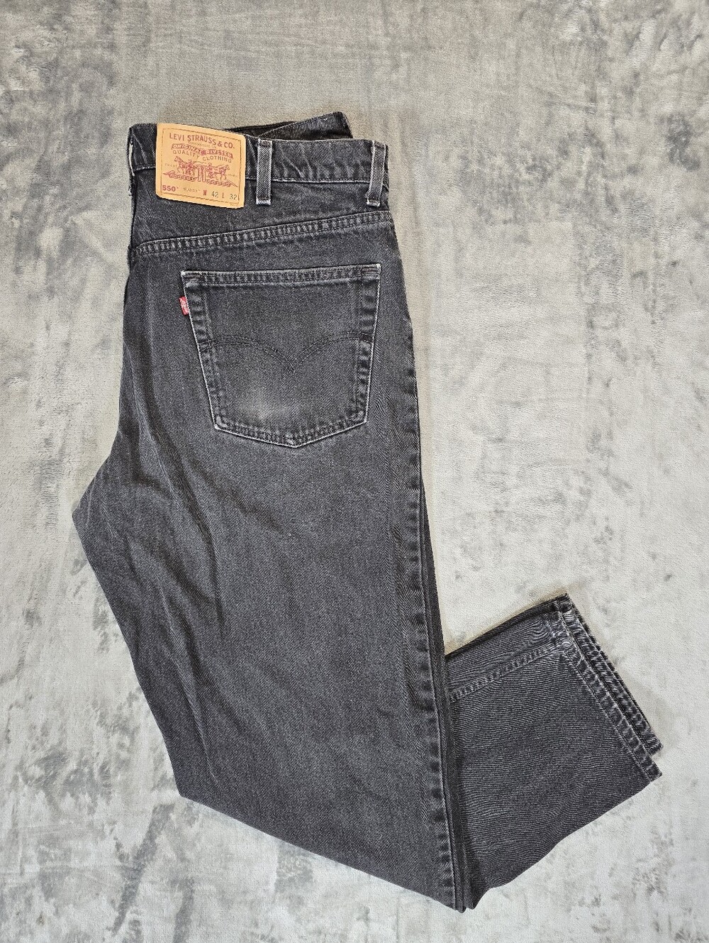 Vintage Levi's 550 Relaxed Fit Black Denim Jeans Size 42x32